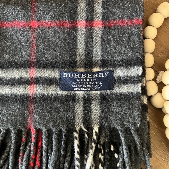 BURBERRY 100% Cashmere Dark Gray Novacheck Scarf. Unisex. Excellent condition. - Picture 5 of 7